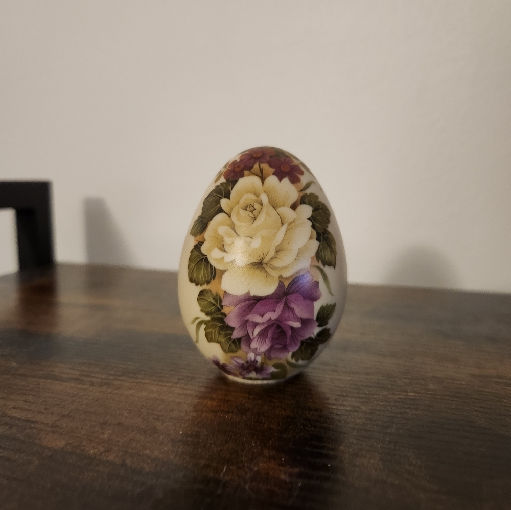 Eggzakly porcelain egg
